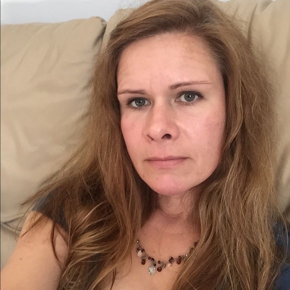 Meet your Posher, Melissa - Picture 2 of 2